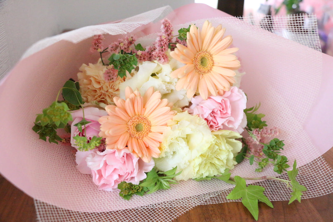 ピンク・黄色の花束　5,000円サイズ