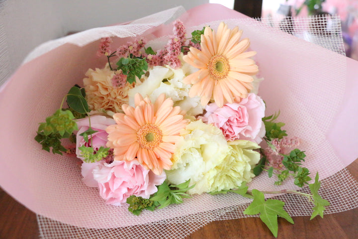 ピンク・黄色の花束　5,000円サイズ