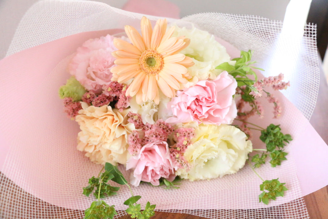 ピンク・黄色の花束　3,000円サイズ