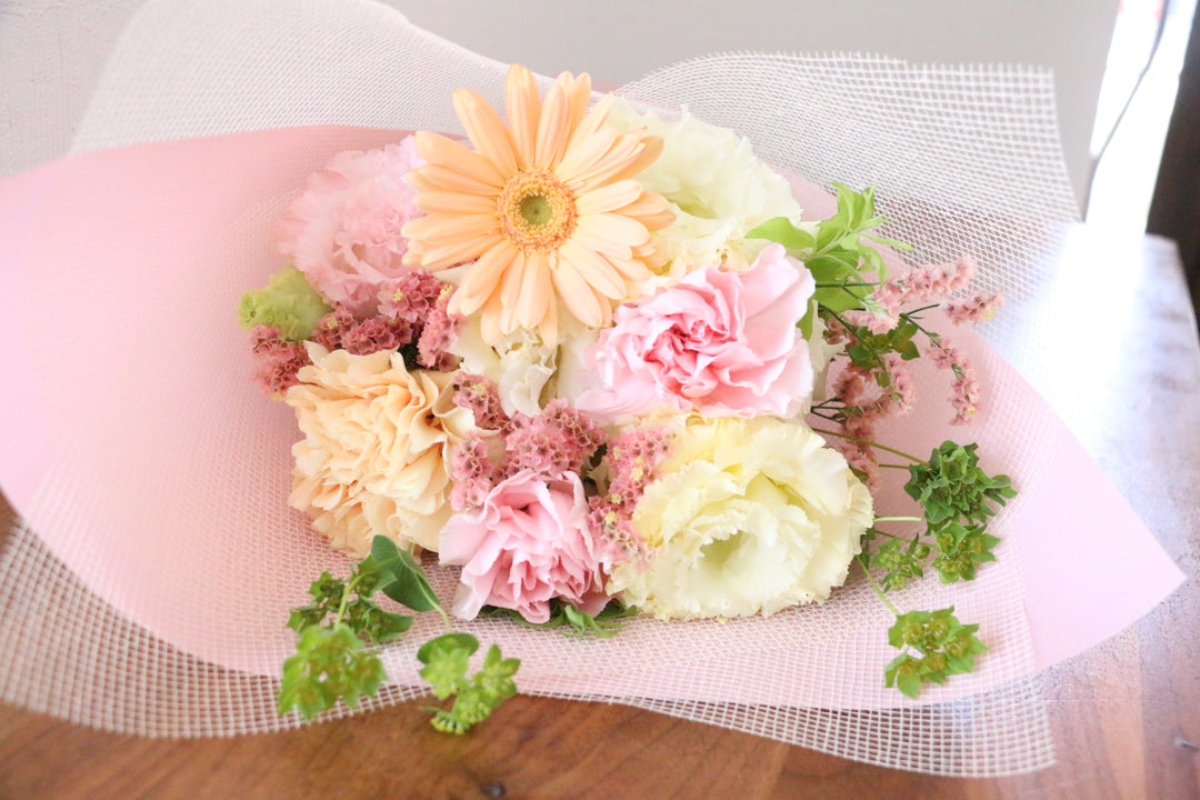 ピンク・黄色の花束　3,000円サイズ