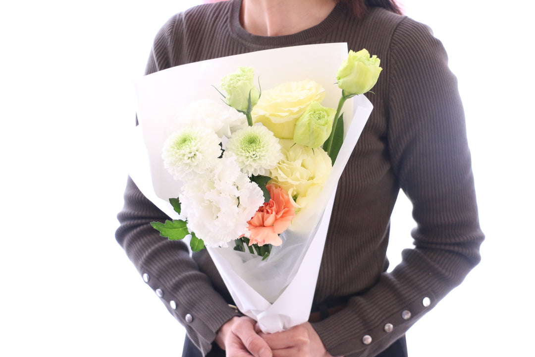 【供花】白色・黄色・オレンジ色のお供え花束 3,000円