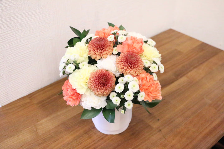 【供花】白色・黄色・オレンジ色のお供えアレンジメント 7,000円