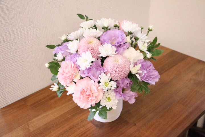 【供花】白色・ピンク色・紫色のお供えアレンジメント 7,000円