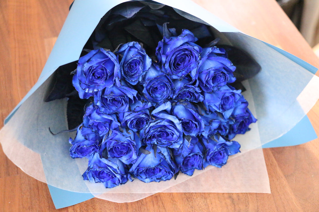 20本の青いバラの花束－真心あるのみ