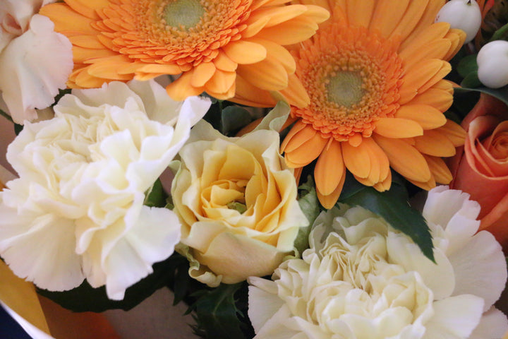 黄色・オレンジ色の花束 6,000円