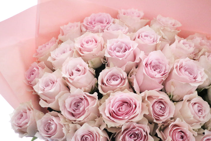 35本のピンク色のバラの花束