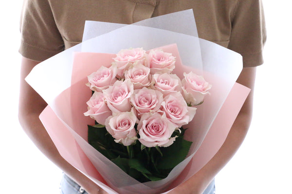 プロポーズのピンク色バラの花束（12本）