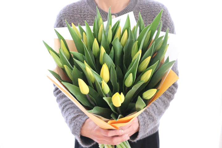 黄色のチューリップの花束（30本）
