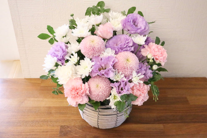 【供花】白色・ピンク色・紫色のお供えアレンジメント 8,000円