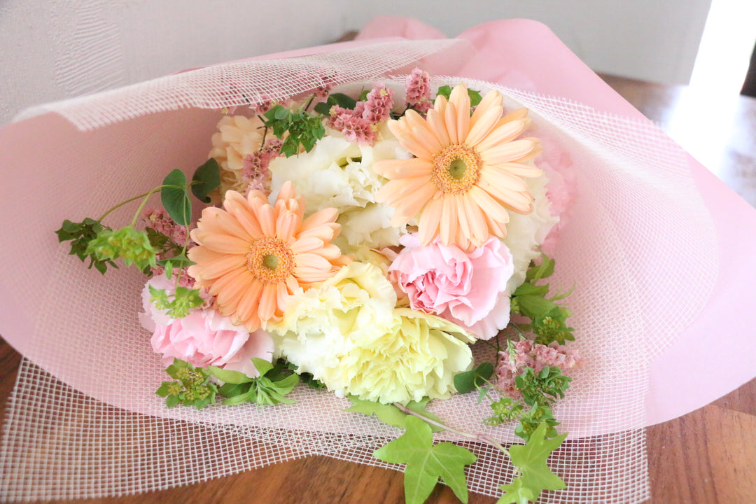 ピンク・黄色の花束　4,000円サイズ