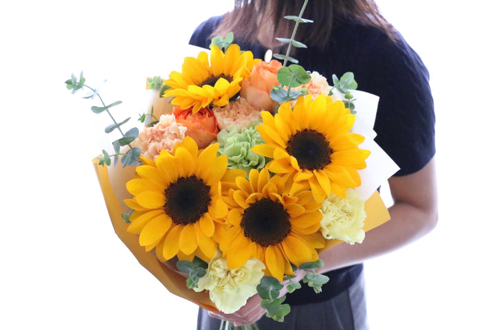 ひまわり入りの花束 6,000円