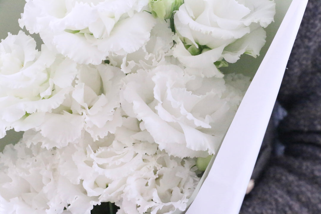 白いトルコキキョウの花束（3本）