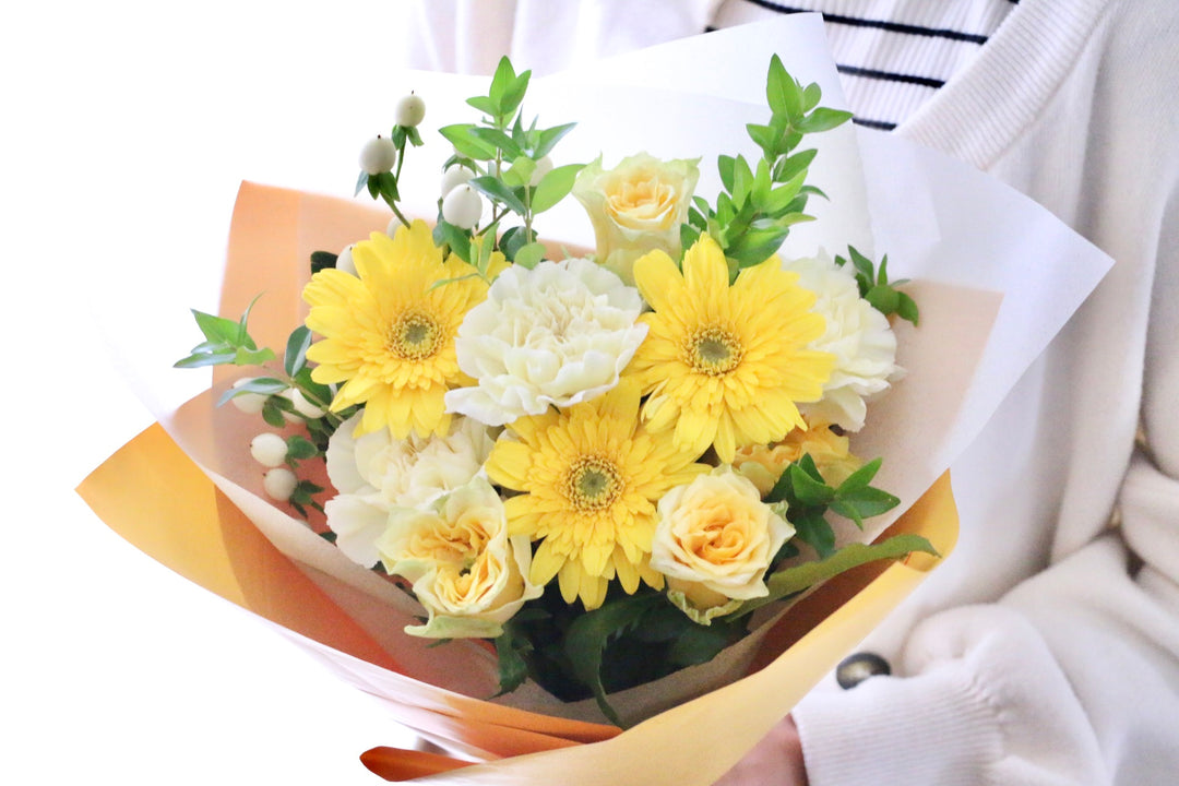【傘寿（80歳）・米寿（88歳）祝い】黄色の花束 Mサイズ