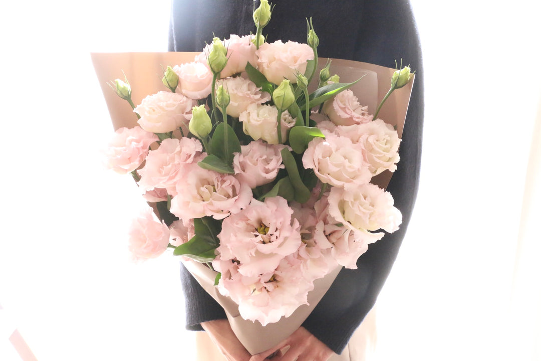 ピンク色のトルコキキョウの花束（9本）