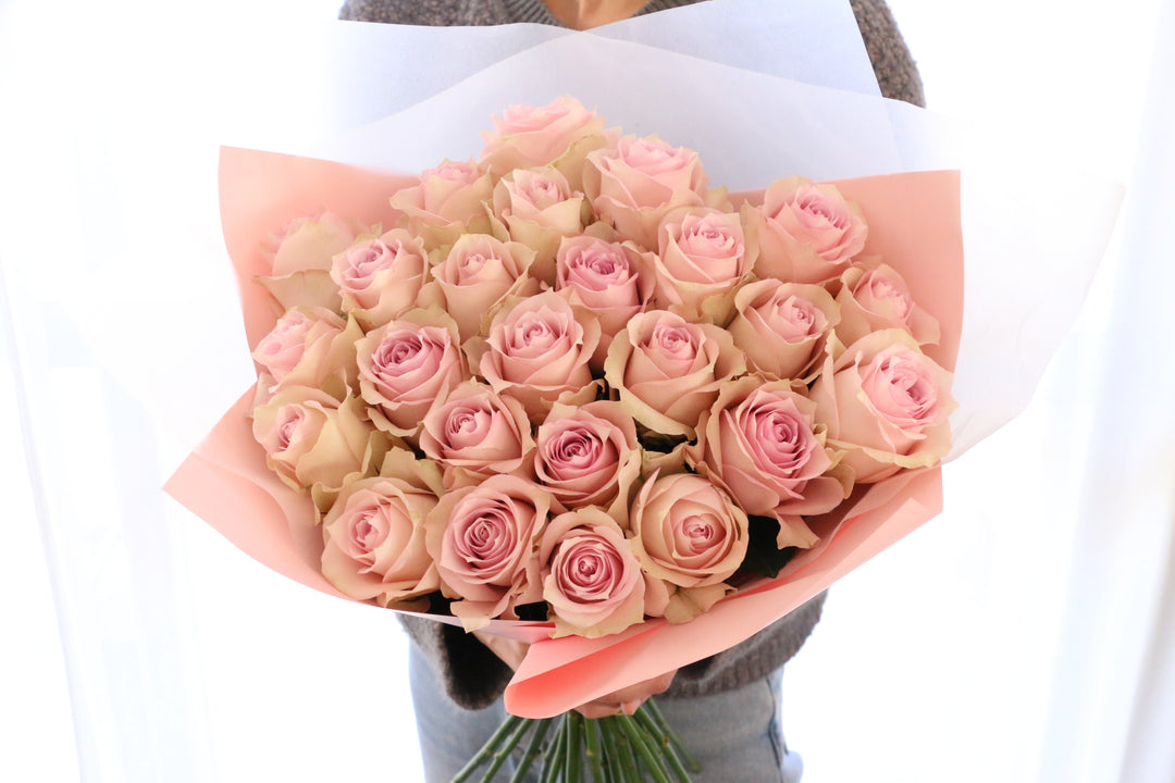 25本のピンク色のバラの花束-あなたの幸せを祈っています