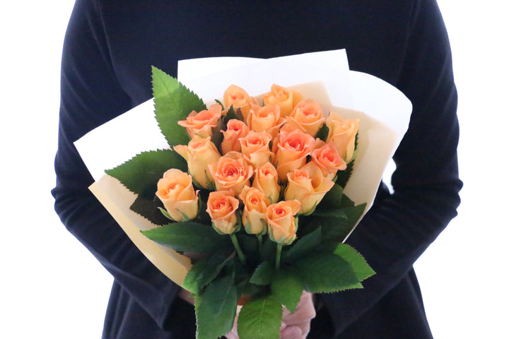 オレンジ色バラの花束（18本）-誠実