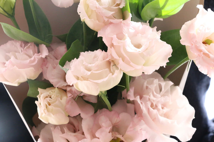 ピンク色のトルコキキョウの花束（4本）