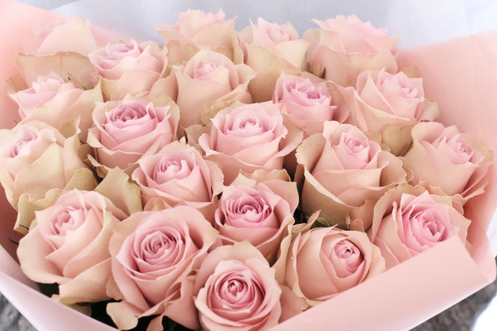 21本のピンク色のバラの花束-あなただけに尽くします