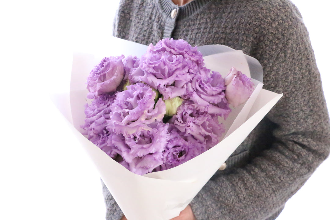 紫色のトルコキキョウの花束（3本）