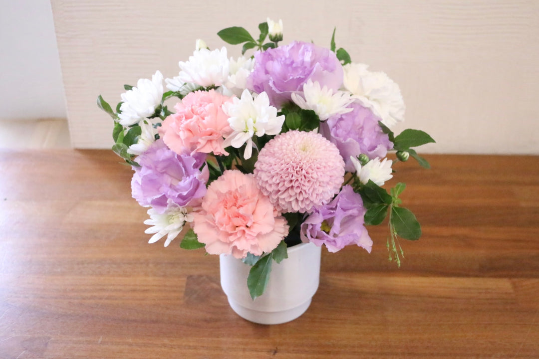 【供花】白色・ピンク色・紫色のお供えアレンジメント 4,000円