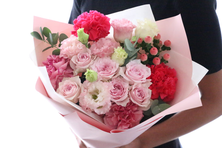 ピンク色バラ入りの花束 Mサイズ 8,000円