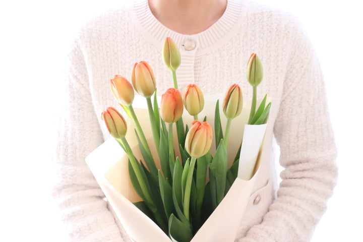 オレンジのチューリップの花束（9本）