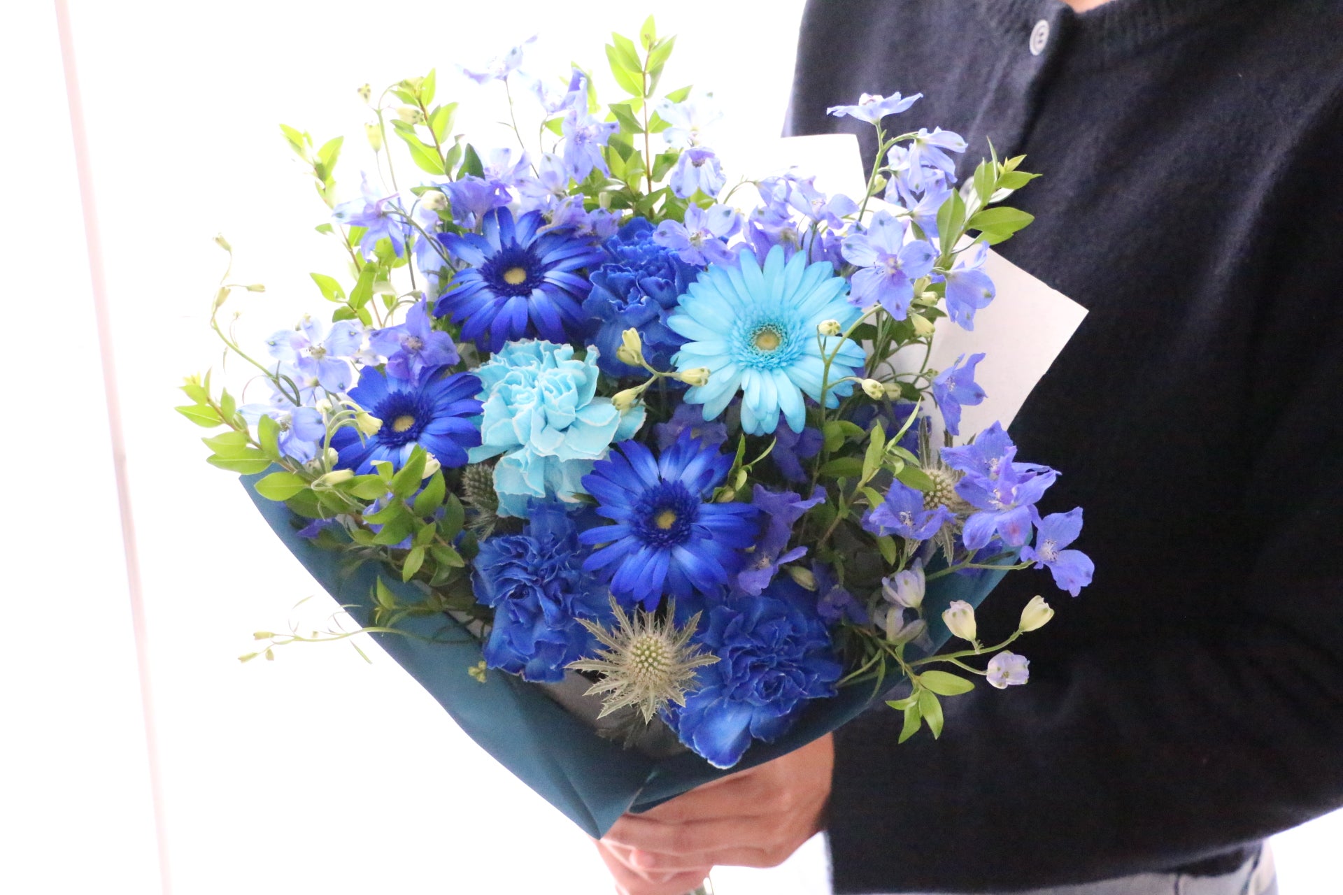 水色・青・白の花束 8,000円 – 花・花束の通販サイト｜HanaTaku