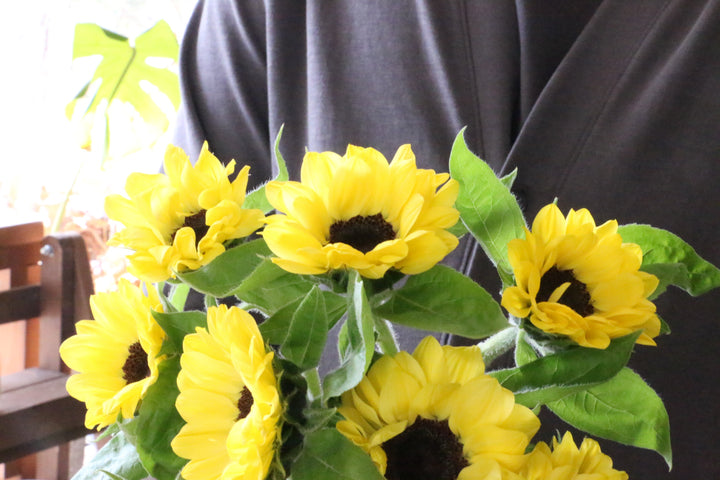黄色のひまわりの花束（10本）