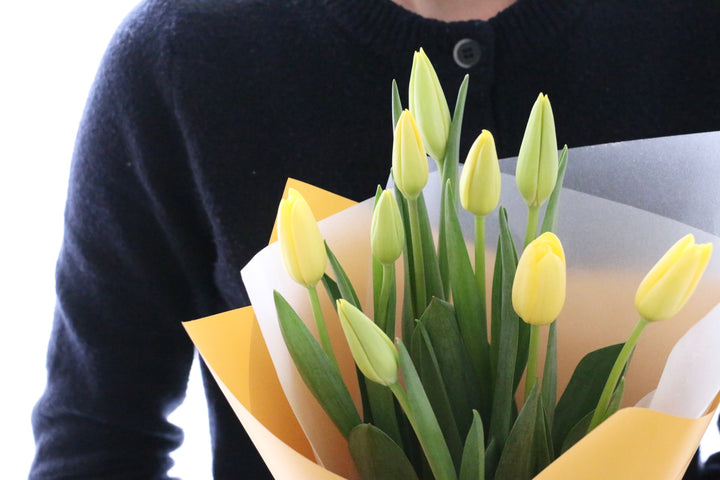 黄色のチューリップの花束（9本）