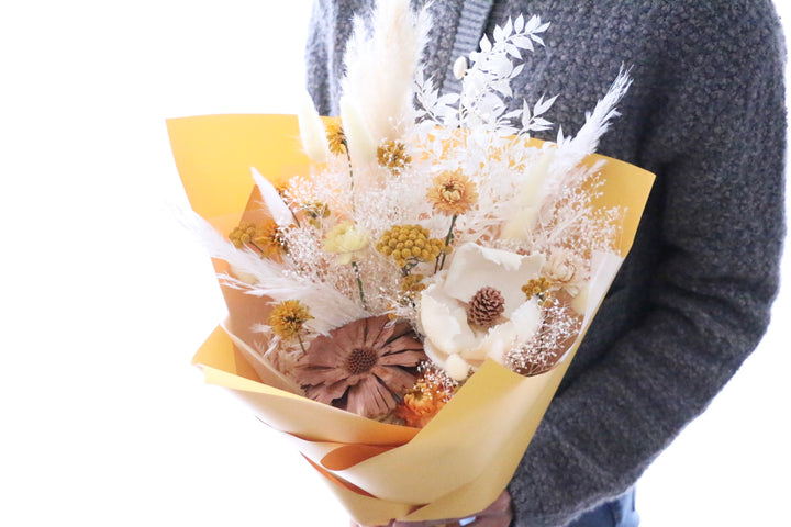 黄色のドライフラワーの花束 Lサイズ（パームフラワー入り）　8,000円