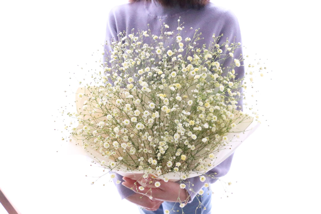 黄色のカスミソウ（かすみ草）の花束 3,500円 Sサイズ