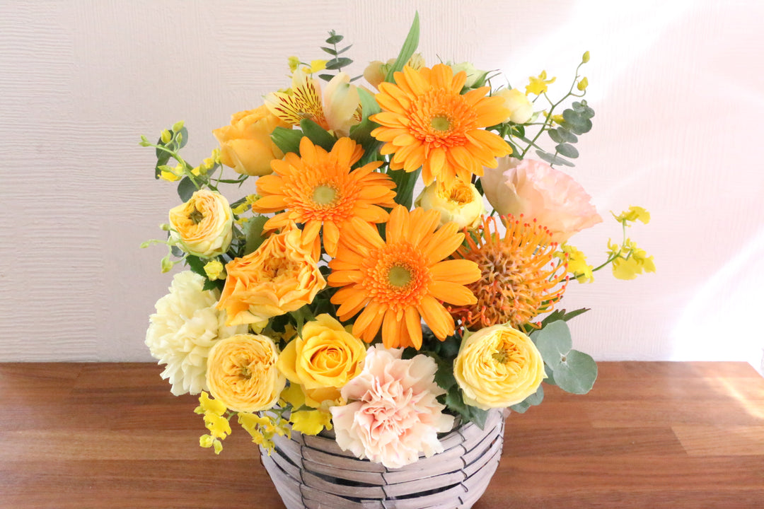黄色・オレンジ色のアレンジメント 8,000円