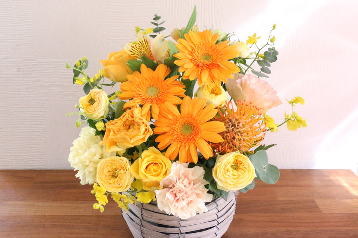 黄色・オレンジ色のアレンジメント 8,000円