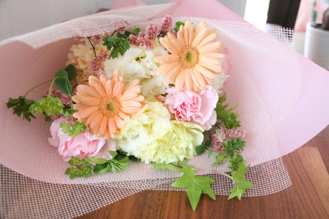 ピンク・黄色の花束　4,000円サイズ