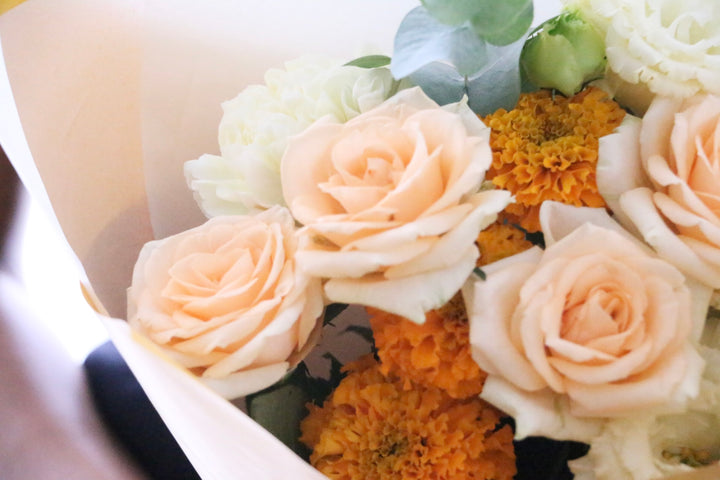 オレンジ色バラ入りの花束 Sサイズ 5,000円