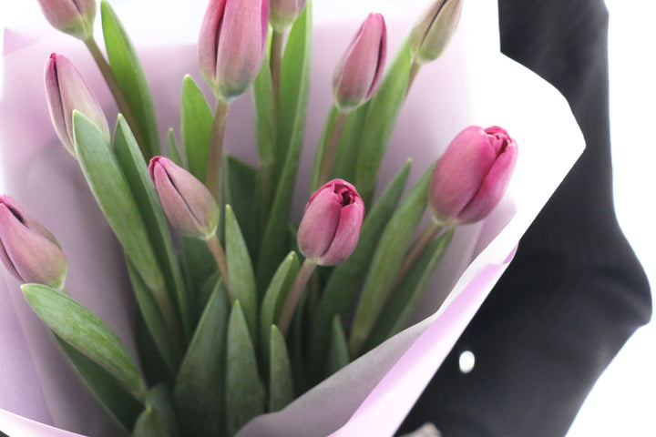 紫色のチューリップの花束（10本）