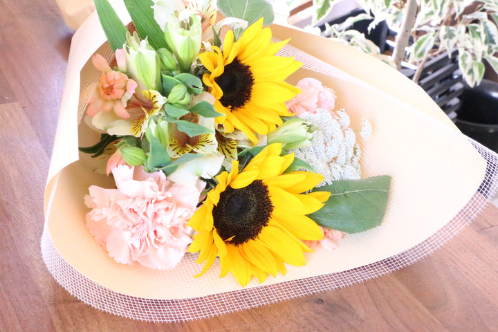 オレンジ色のひまわりの花束 Sサイズ