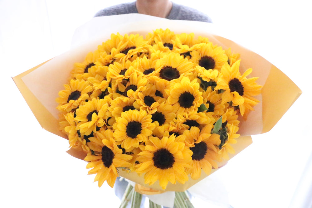 ひまわりの花束（100本）-100％の愛