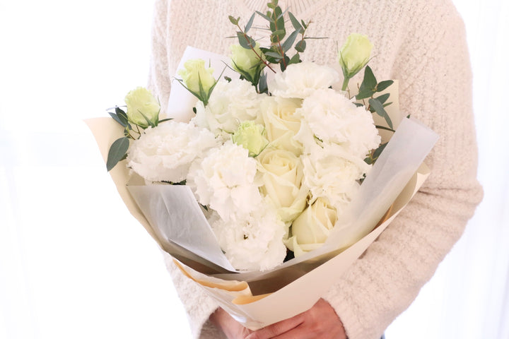 白・グリーンの花束 7,000円