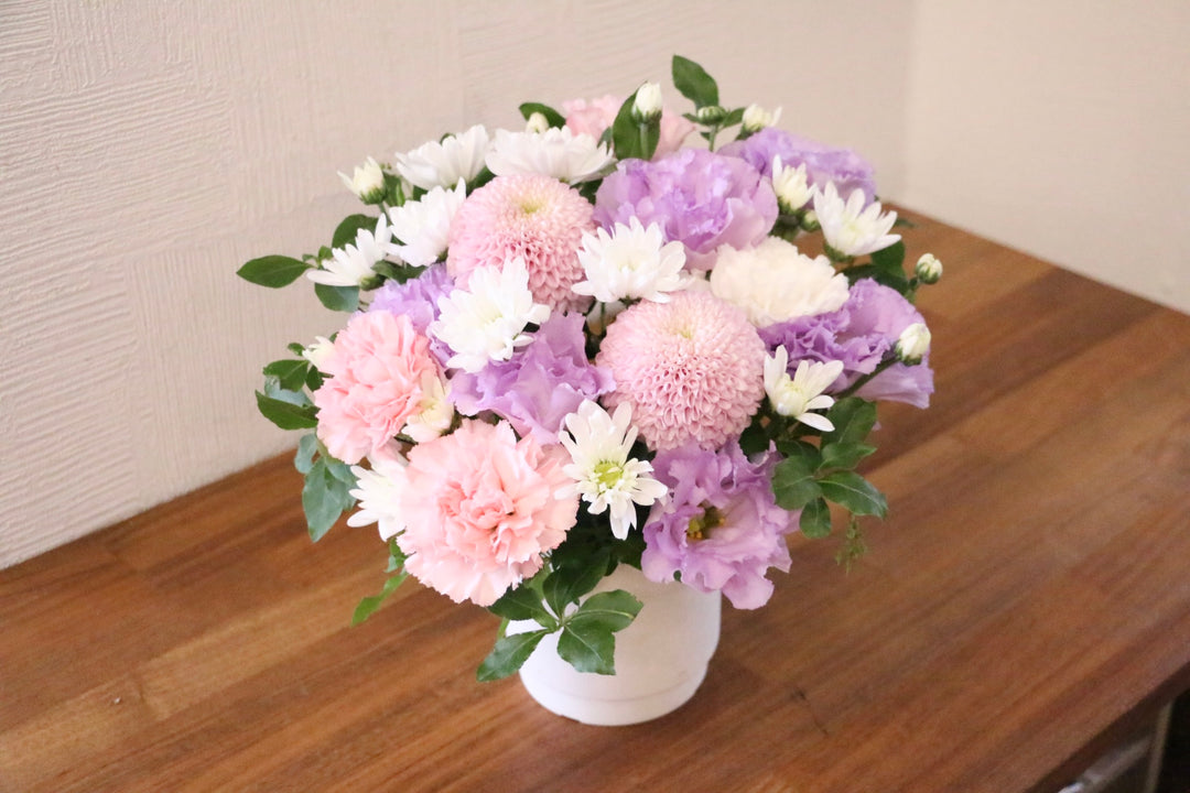 【供花】白色・ピンク色・紫色のお供えアレンジメント 6,000円