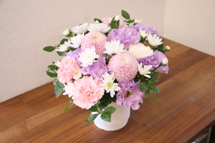 【供花】白色・ピンク色・紫色のお供えアレンジメント 6,000円