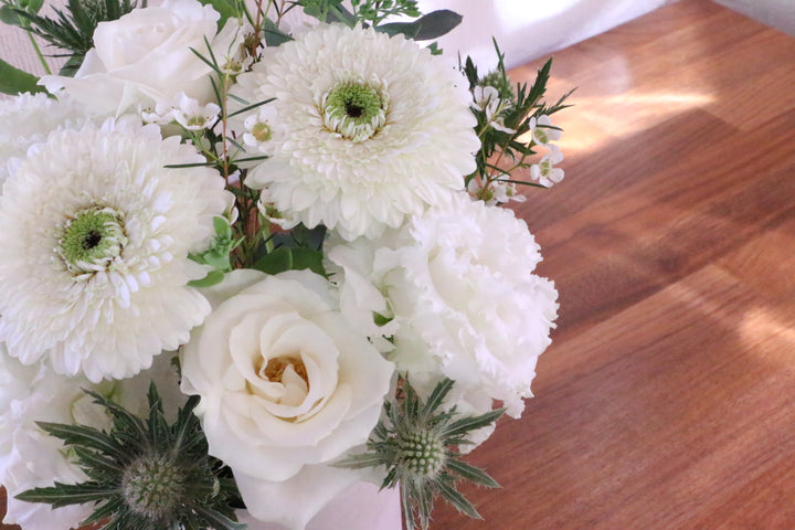 白・グリーンのアレンジメント 6,000円