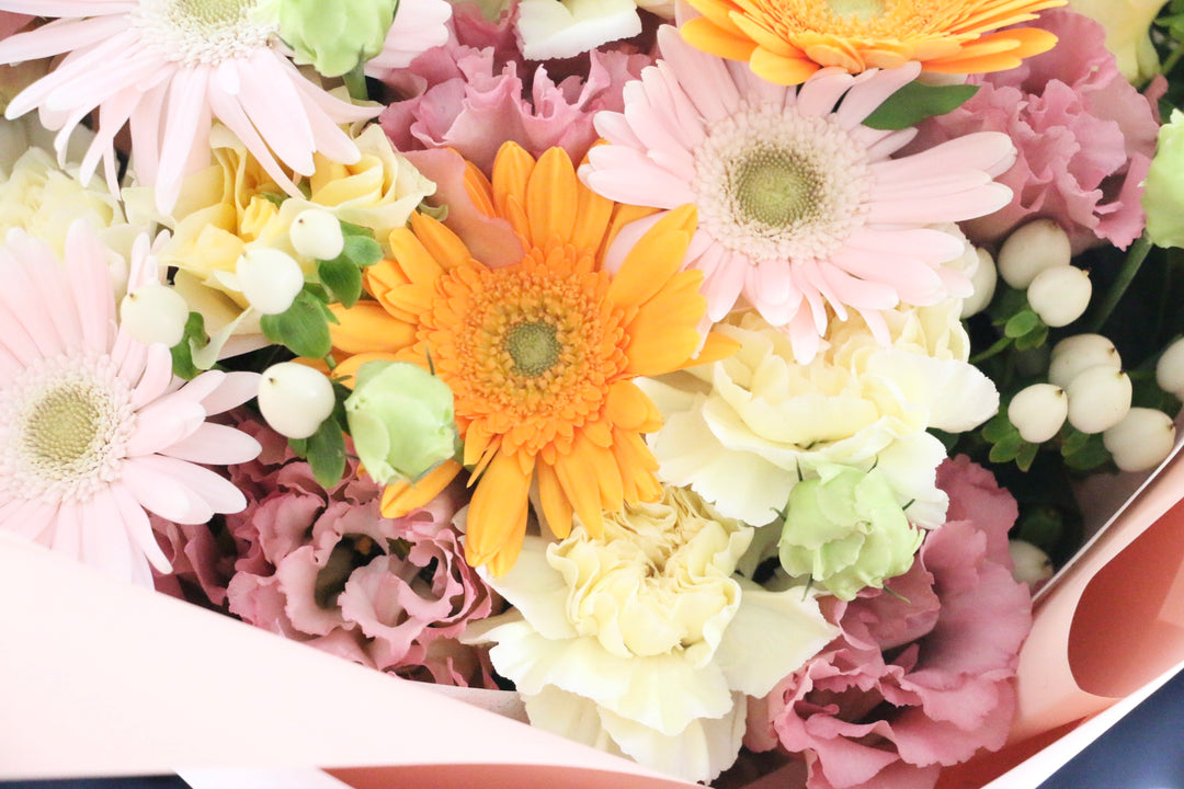 ピンク・黄色の花束  9,000円