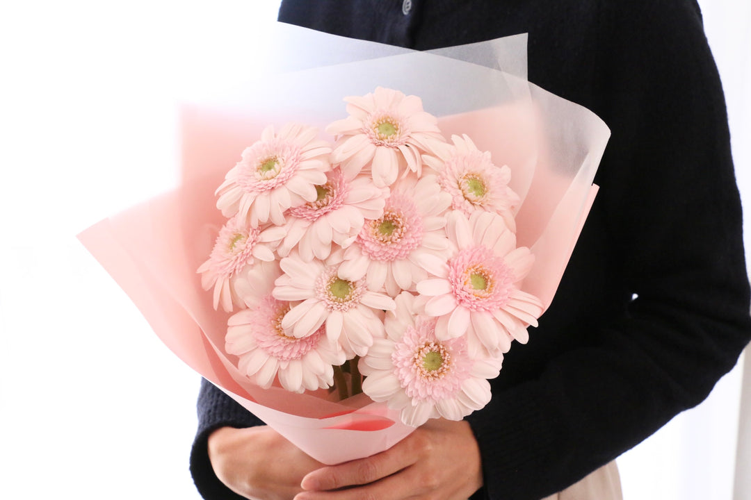 ピンク色のガーベラの花束（10本）