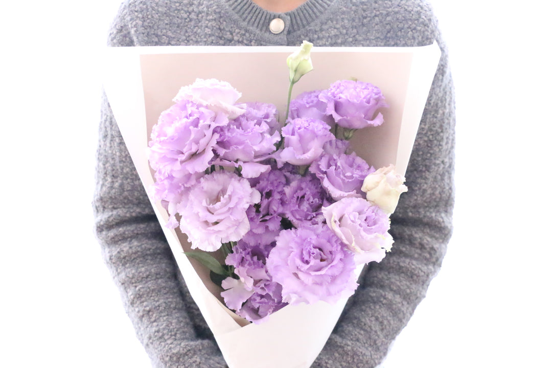 紫色のトルコキキョウの花束（5本）