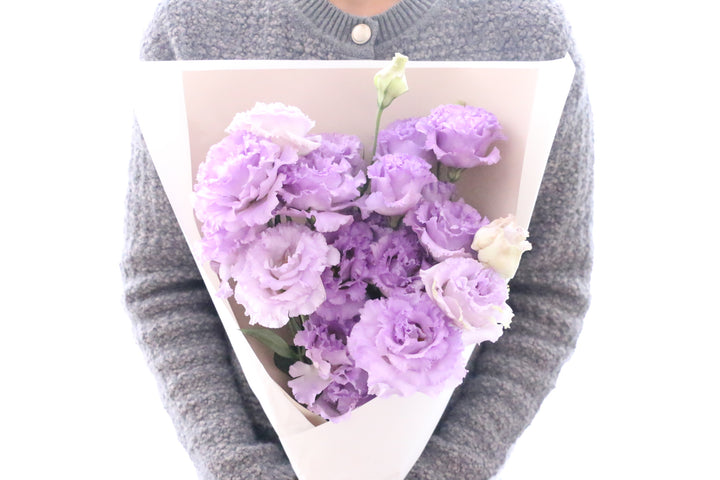 紫色のトルコキキョウの花束（5本）