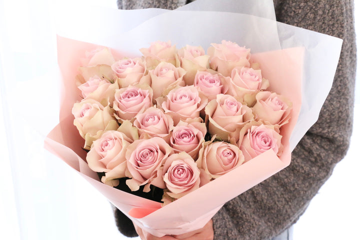 21本のピンク色のバラの花束-あなただけに尽くします