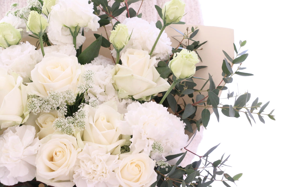白・グリーンの花束 12,000円