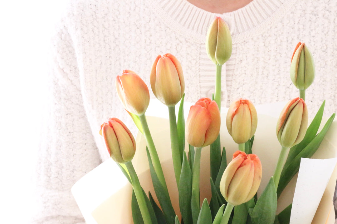 オレンジのチューリップの花束（9本）