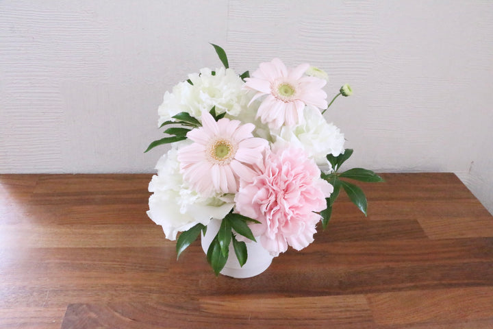 【供花】白色・ピンク色のお供えアレンジメント 3,000円